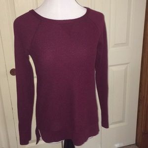 American Eagle maroon sweater